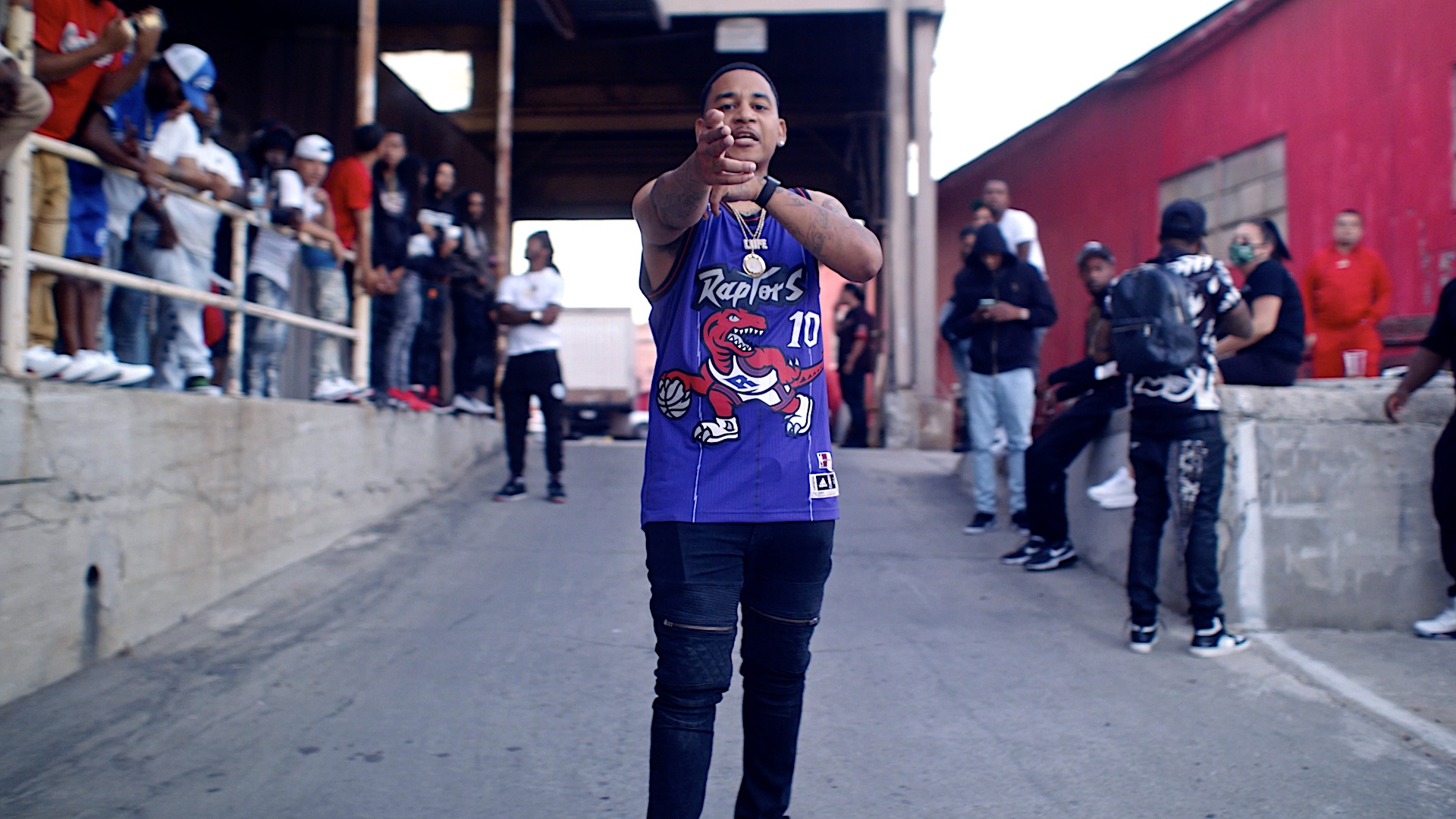 Liife & Mozzy Join Forces For “Traumatized” Visual