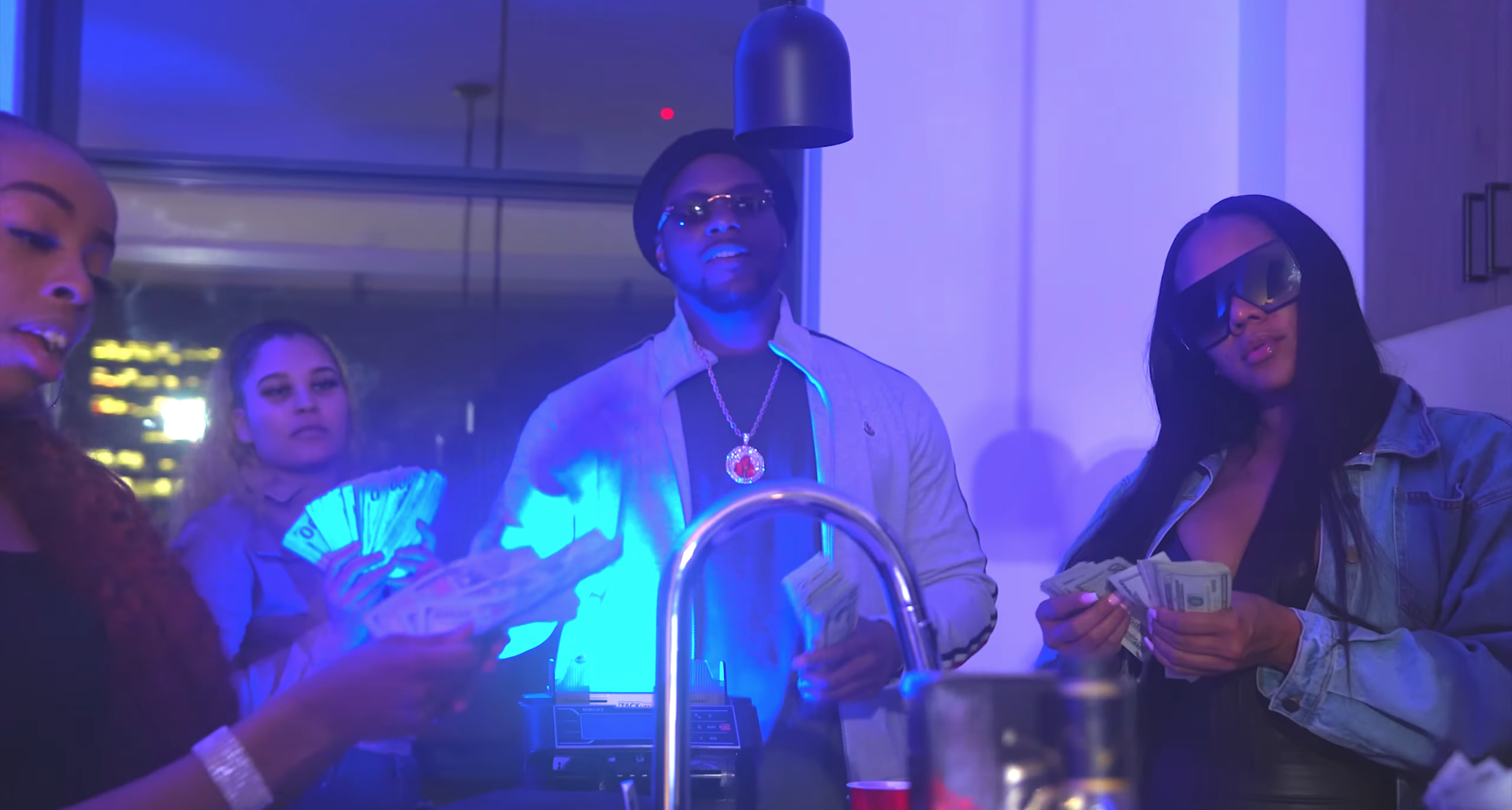 LoTickets & Young Global Count Up In ‘Big Trap Pretty Faces’ Video